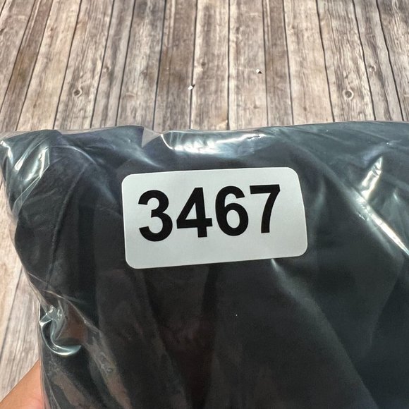 Robert Graham Flip Cuff Long Sleeve Button Shirt XL Mens Black Print - Picture 8 of 8